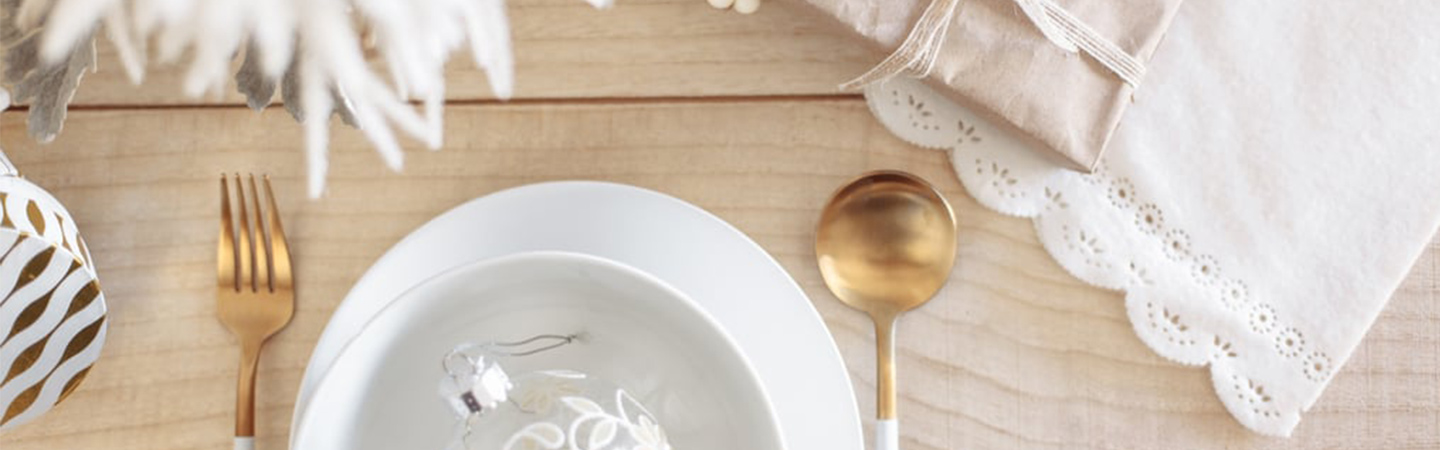 Holiday place setting